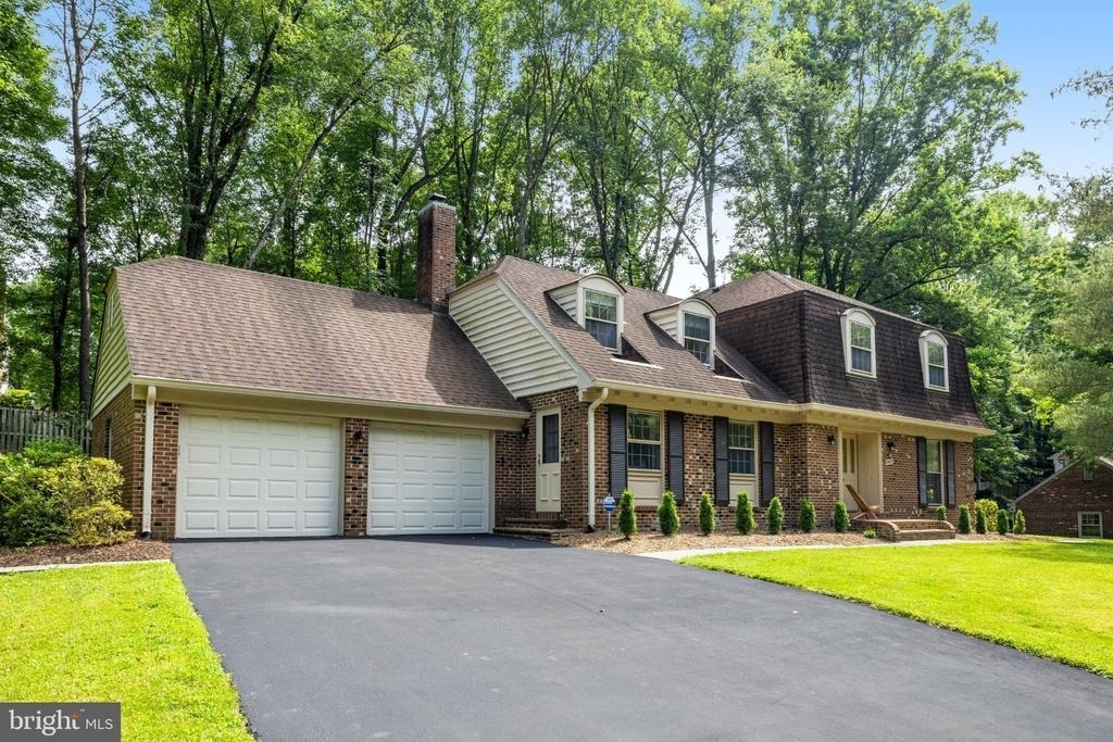 1427 Laurel Road - Photo 2