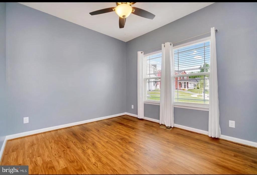 106 Ridgeway Street - Photo 3