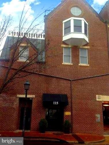 115 N Lee Street - Photo 0