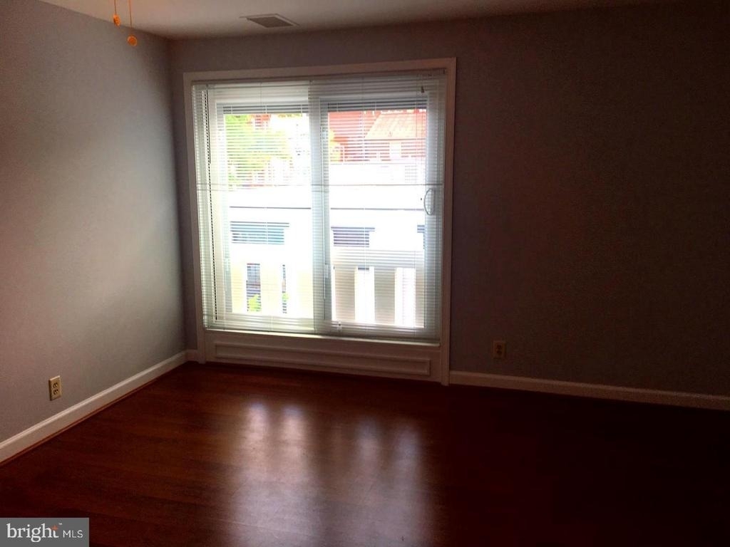 115 N Lee Street - Photo 5