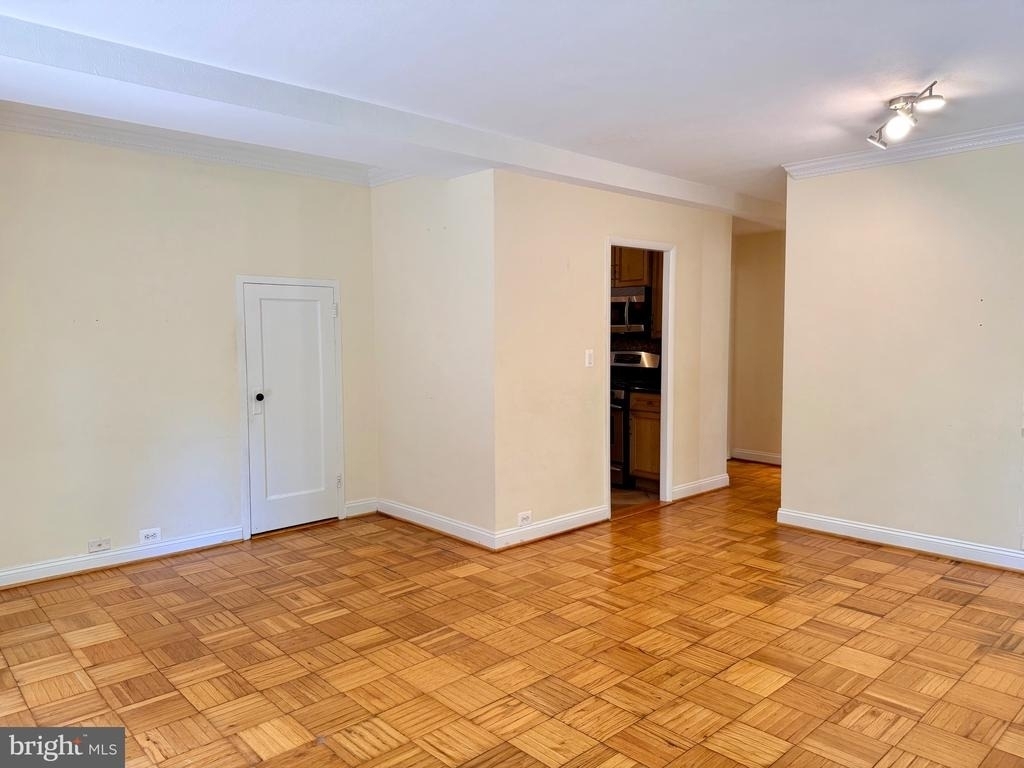 1628 Ripon Place - Photo 5