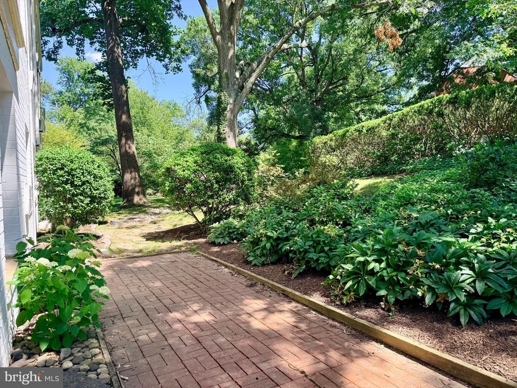 1628 Ripon Place - Photo 16