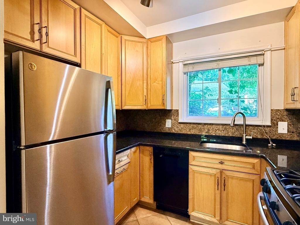 1628 Ripon Place - Photo 7