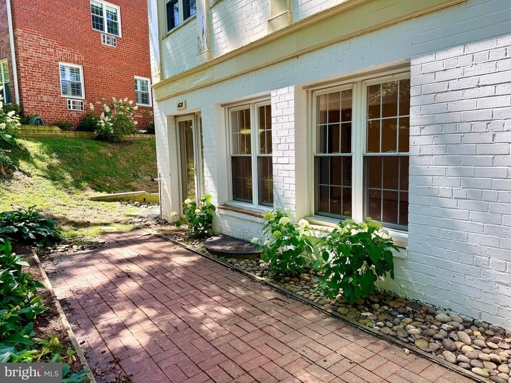 1628 Ripon Place - Photo 19