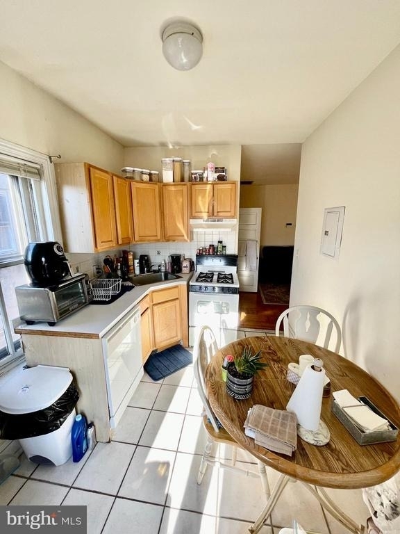 4253 Ridge Avenue - Photo 4