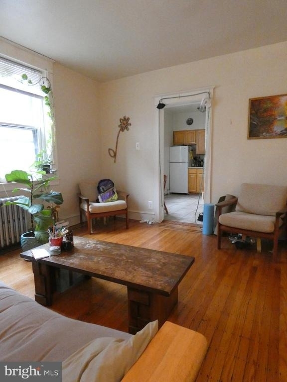 4207 Chester Avenue - Photo 3