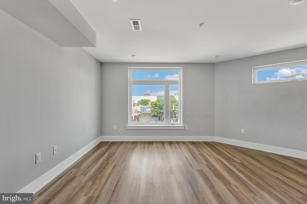 3965 Lancaster Avenue - Photo 6