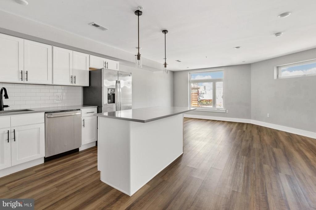 3965 Lancaster Avenue - Photo 2