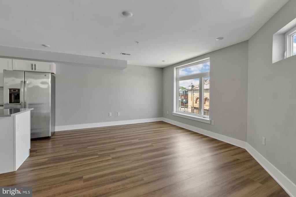 3965 Lancaster Avenue - Photo 7
