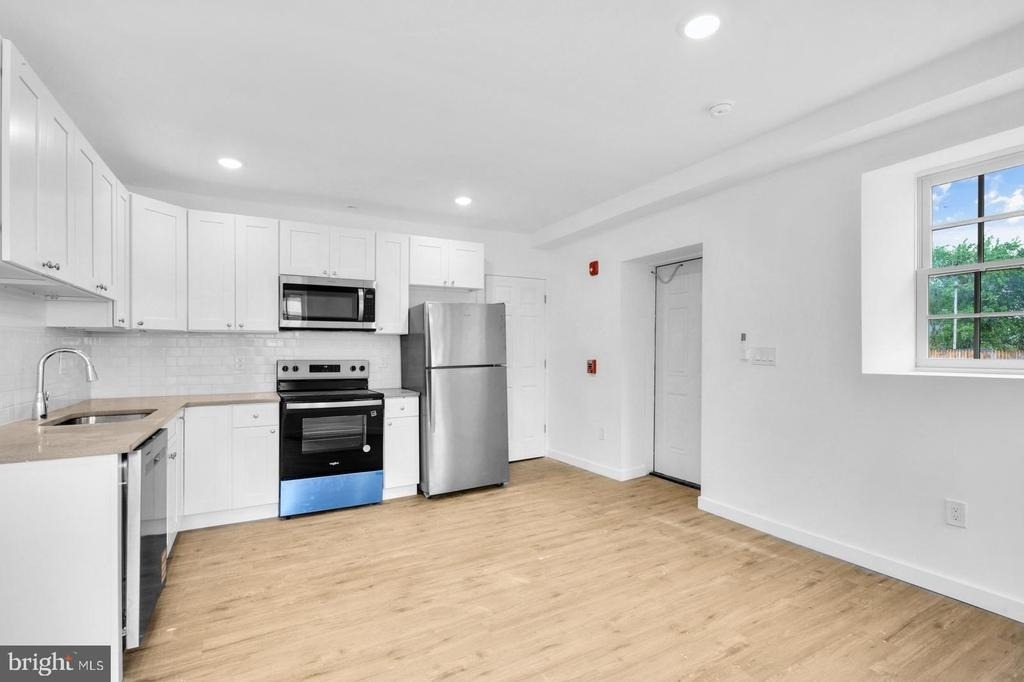 7037 Ridge Avenue - Photo 5