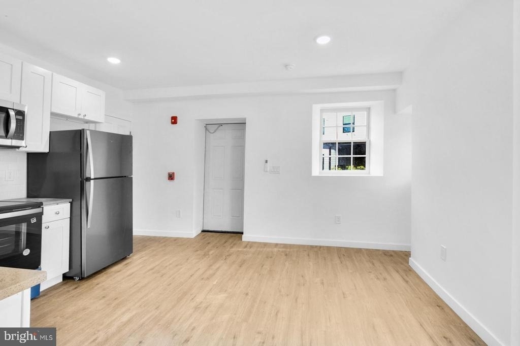 7037 Ridge Avenue - Photo 6