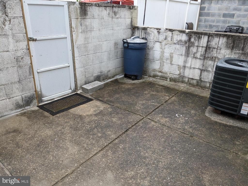 143 Gladstone Street - Photo 12