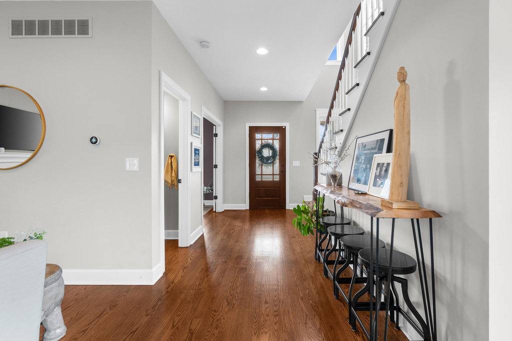 819 Irving Avenue - Photo 7