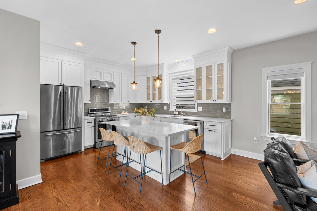 819 Irving Avenue - Photo 15
