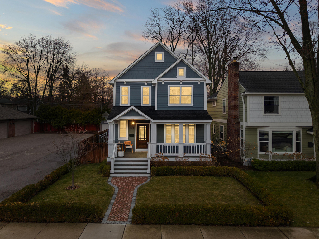 819 Irving Avenue - Photo 0