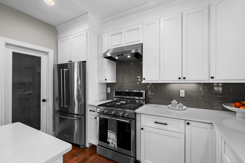 819 Irving Avenue - Photo 16
