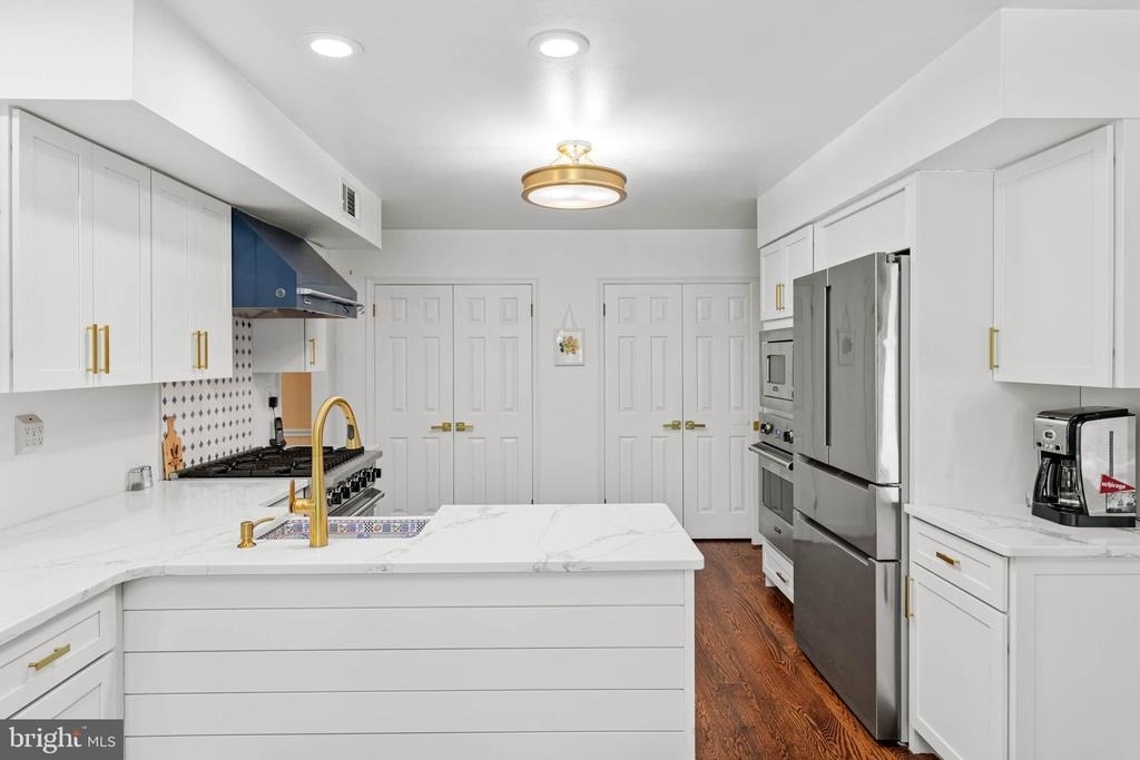 644 Robinson Lane - Photo 12