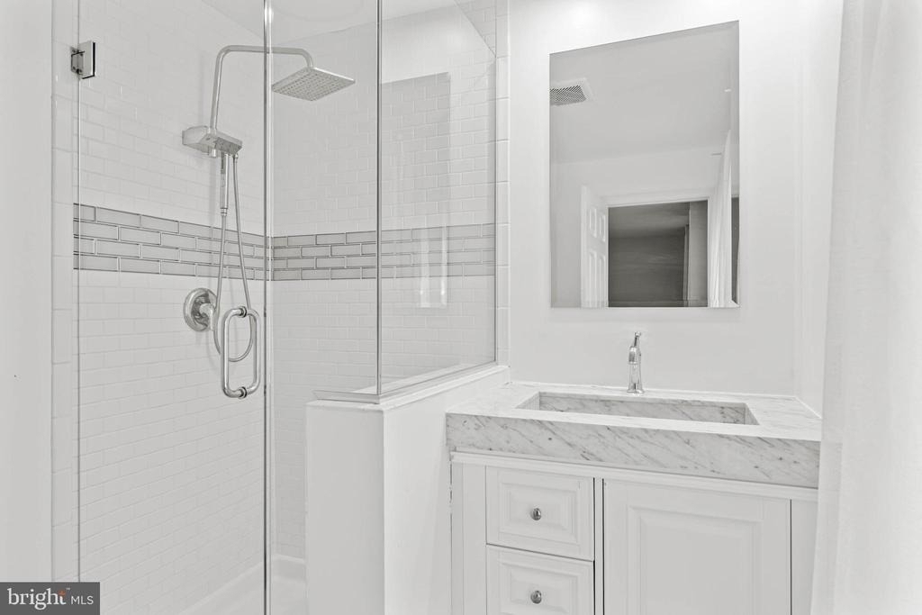 644 Robinson Lane - Photo 32