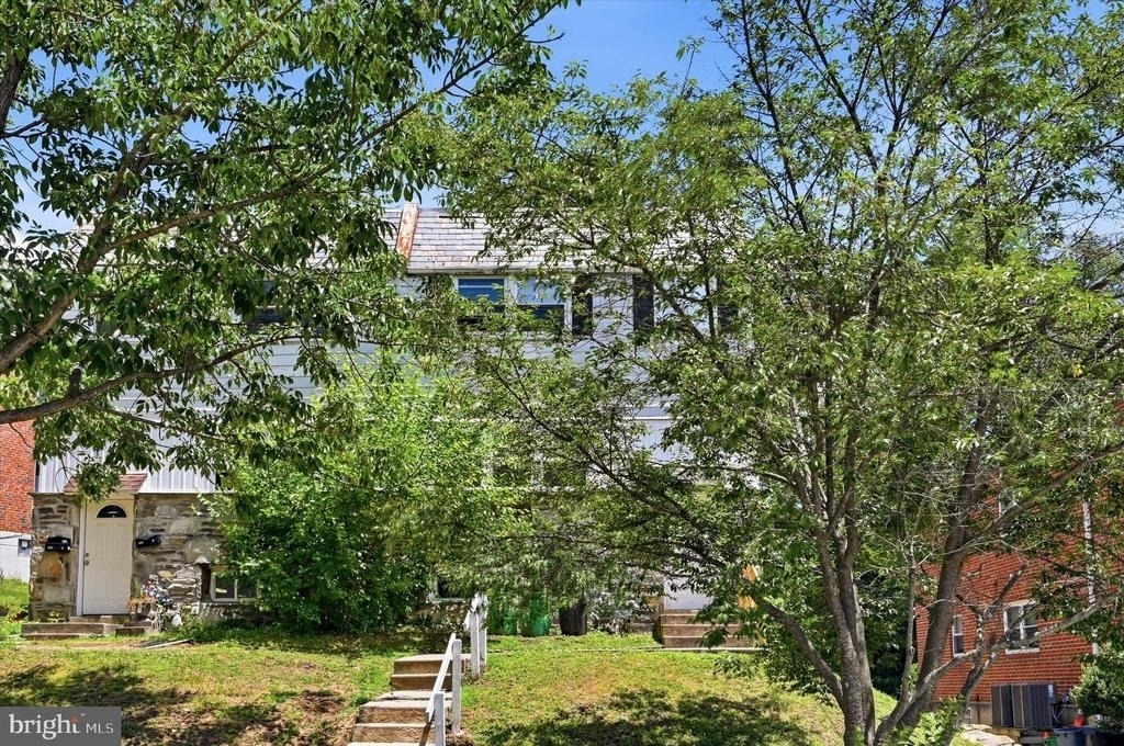 418 W Jefferson Street - Photo 1