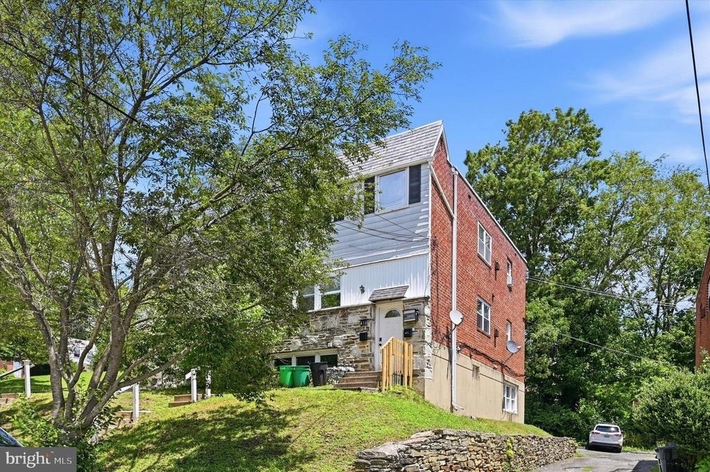 418 W Jefferson Street - Photo 0