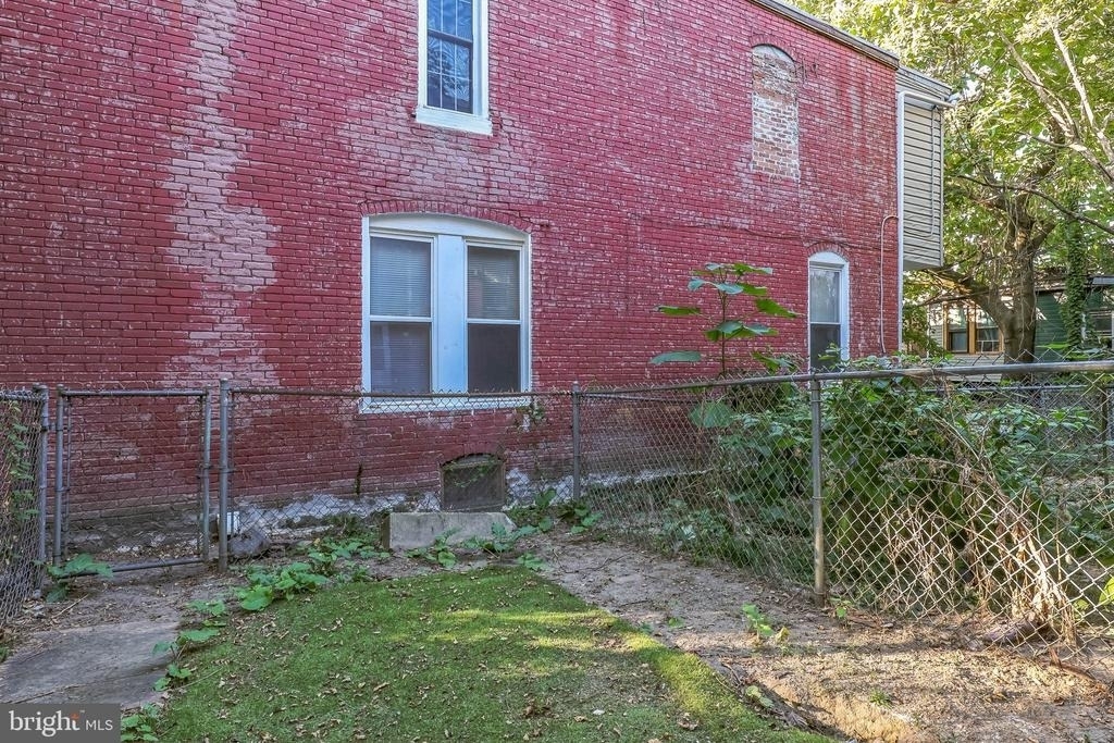 1217 Hunter Street - Photo 6