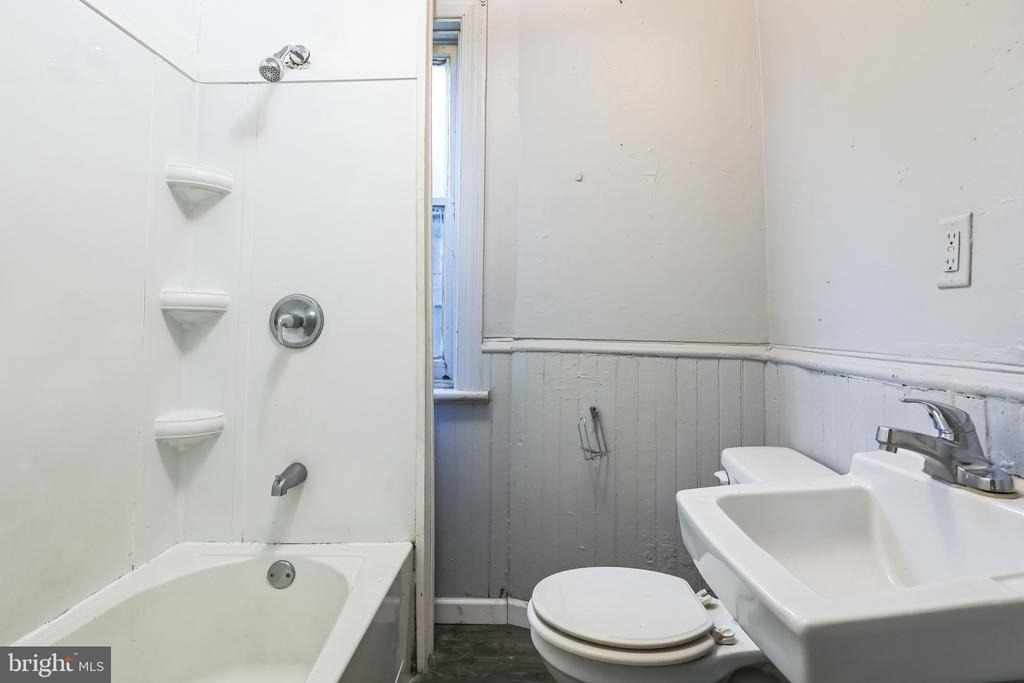 1217 Hunter Street - Photo 1