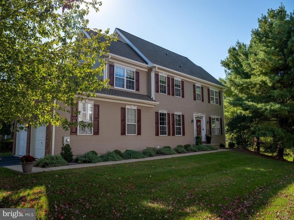 80 Dispatch Drive - Photo 1