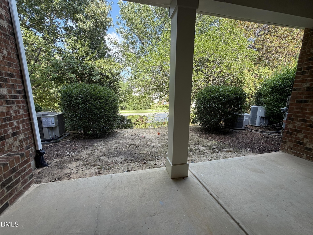 124 Longchamp Lane - Photo 4