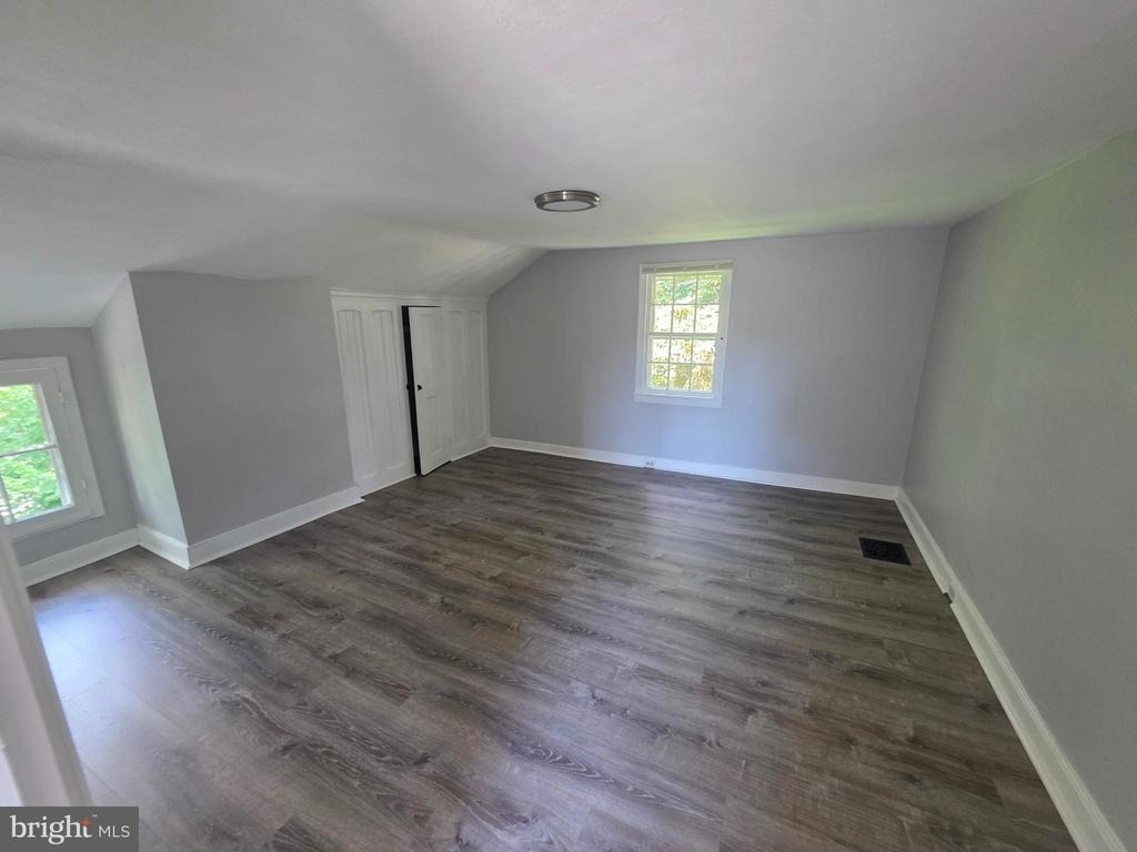277 E Broadway - Photo 19