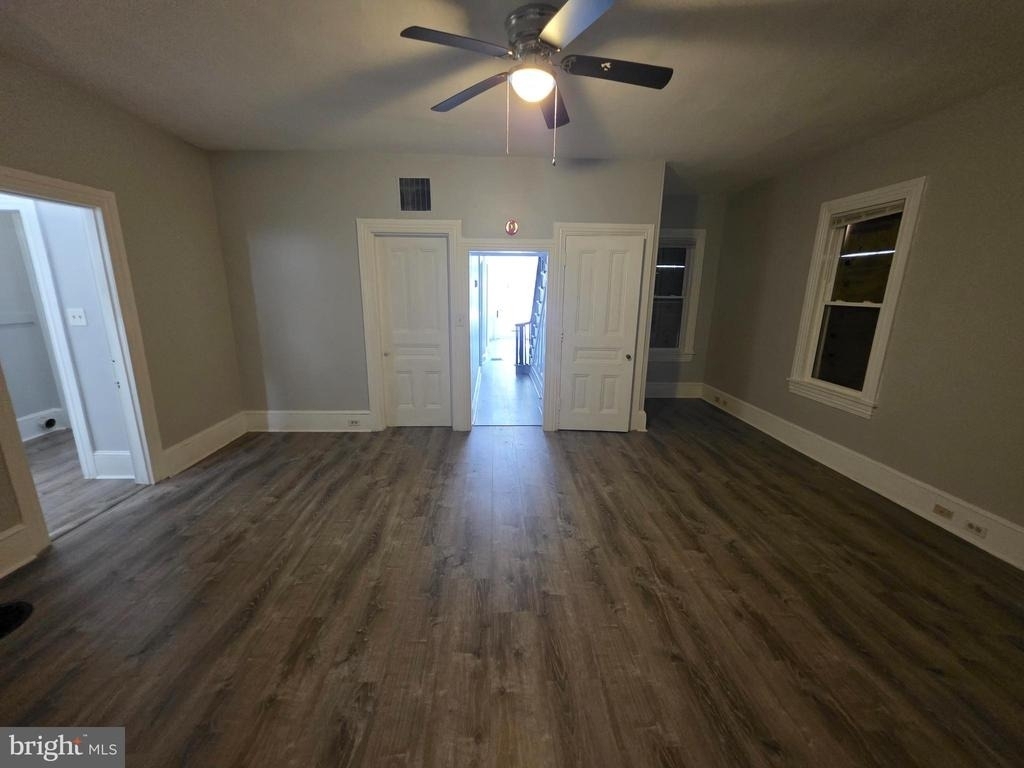 277 E Broadway - Photo 13