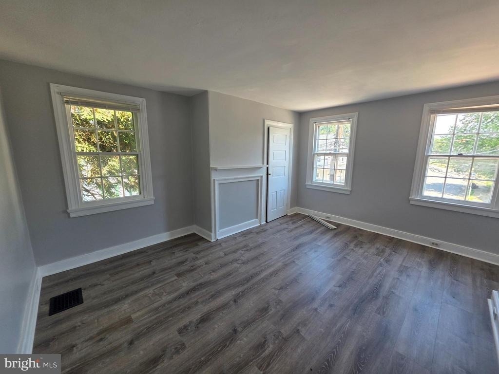 277 E Broadway - Photo 16