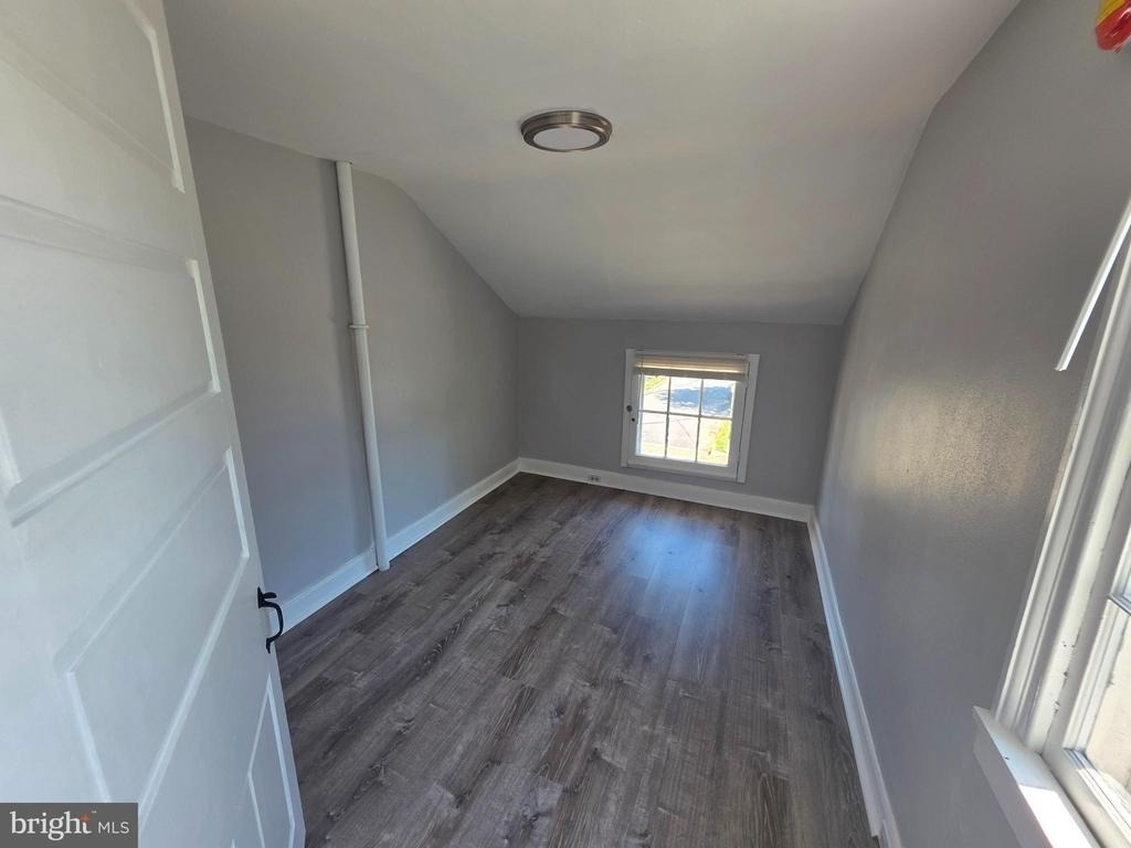 277 E Broadway - Photo 21