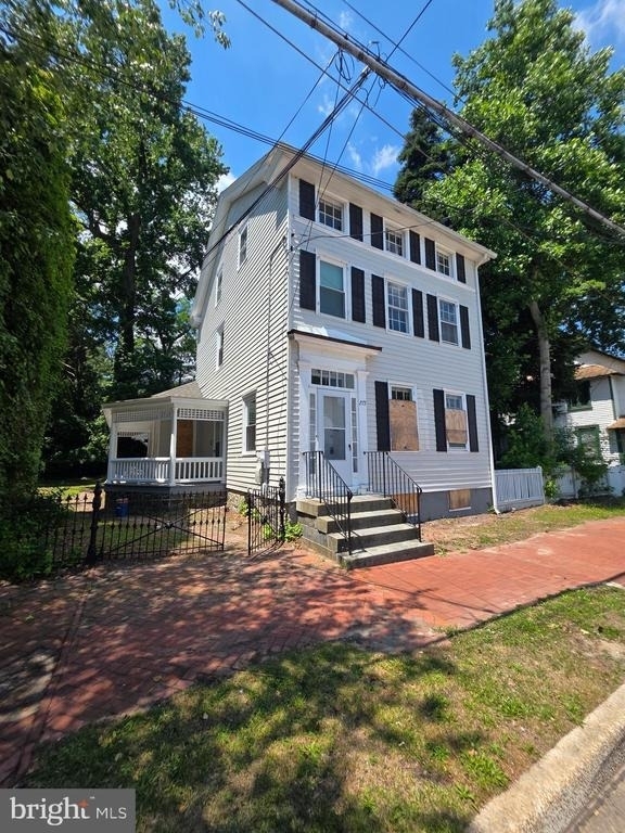 277 E Broadway - Photo 0
