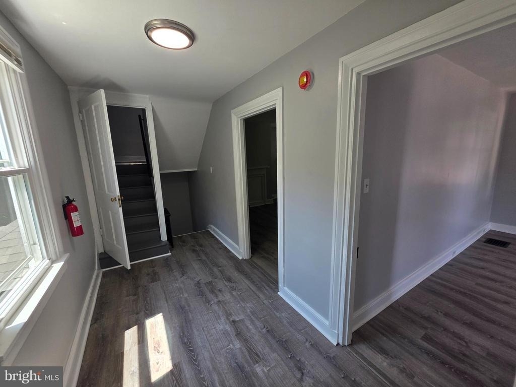 277 E Broadway - Photo 15