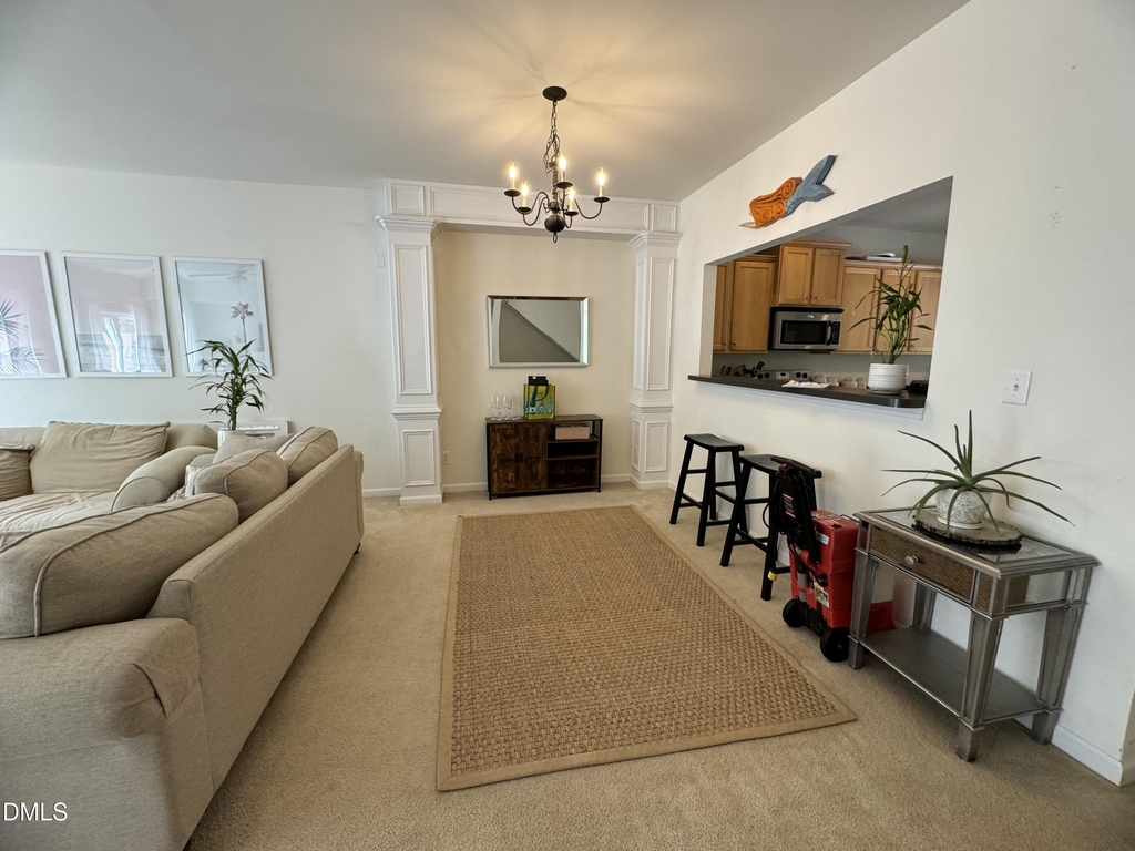 423 Madison Avenue - Photo 3