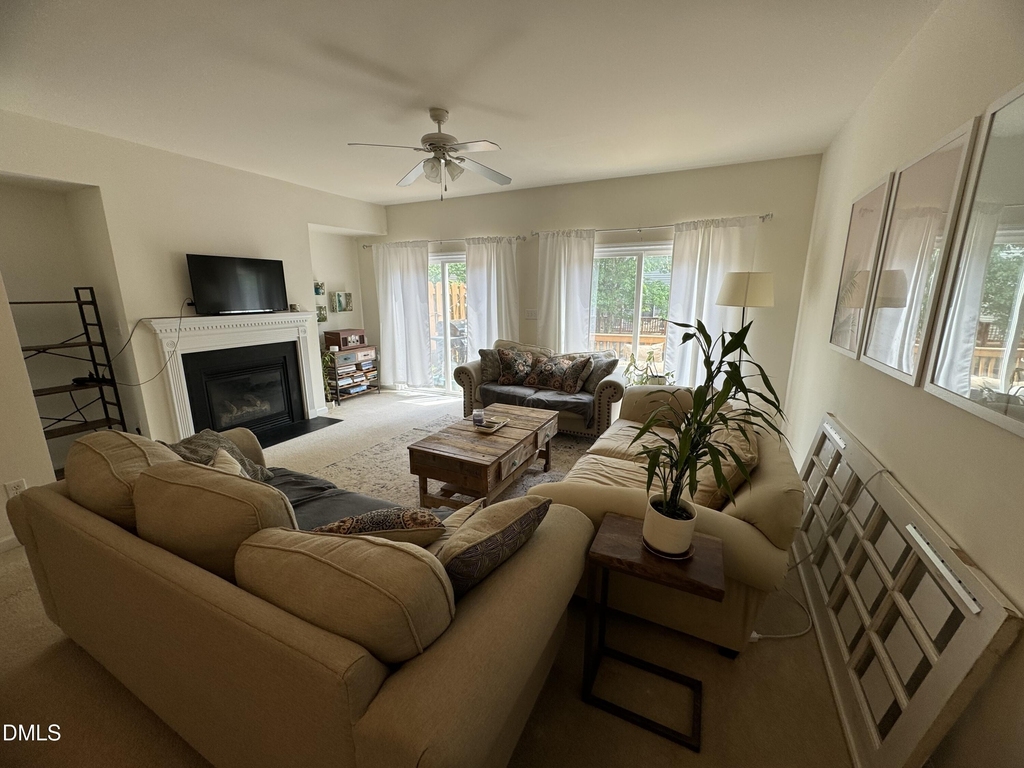 423 Madison Avenue - Photo 2