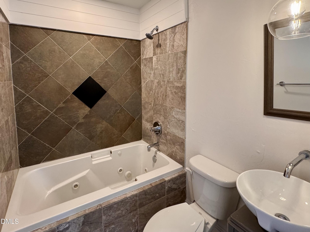 2204 Stafford Avenue - Photo 9