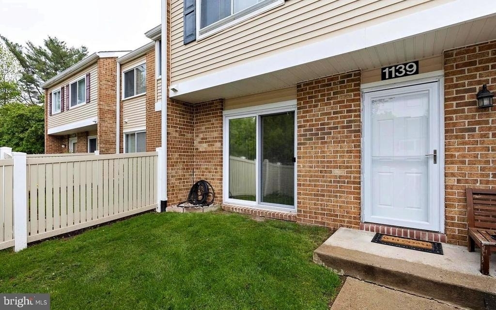 1139 Thackary Court - Photo 1
