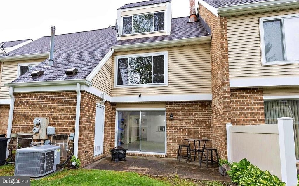 1139 Thackary Court - Photo 14