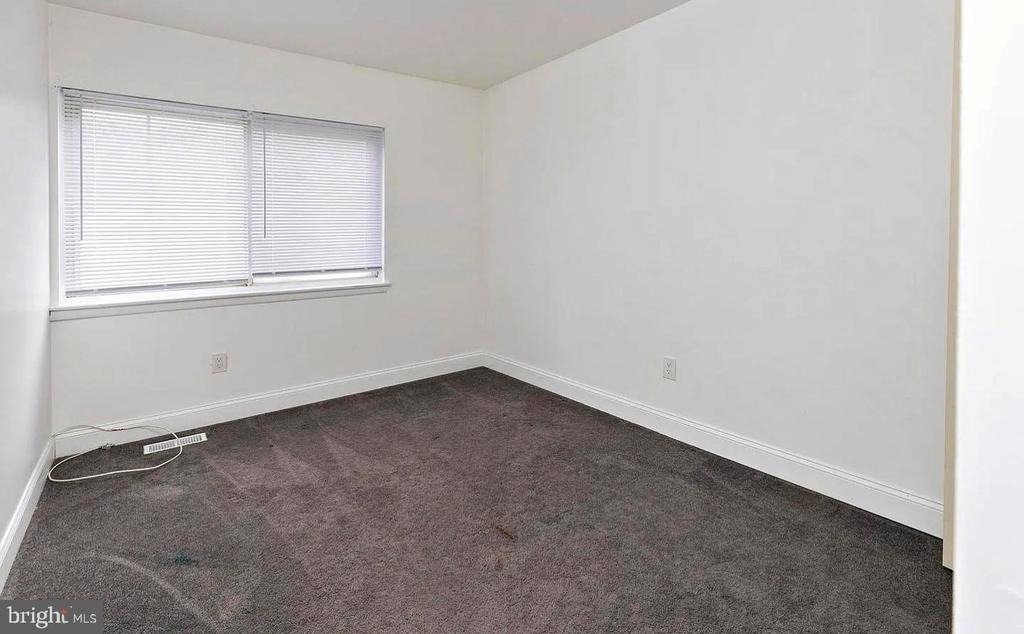 1139 Thackary Court - Photo 8