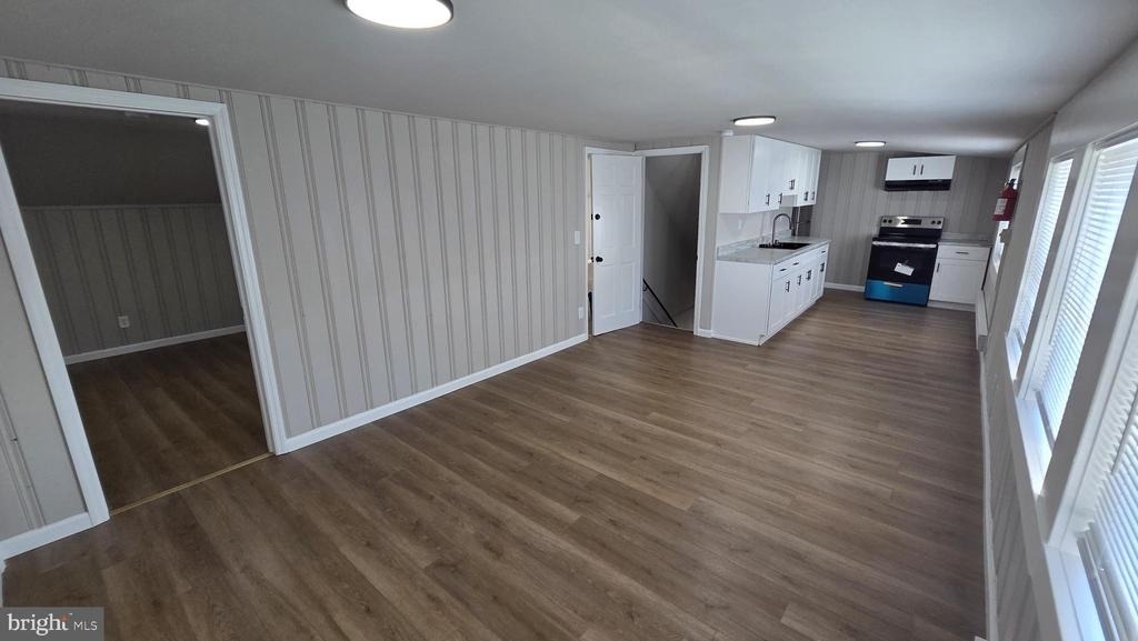 13 W Lake Avenue - Photo 2