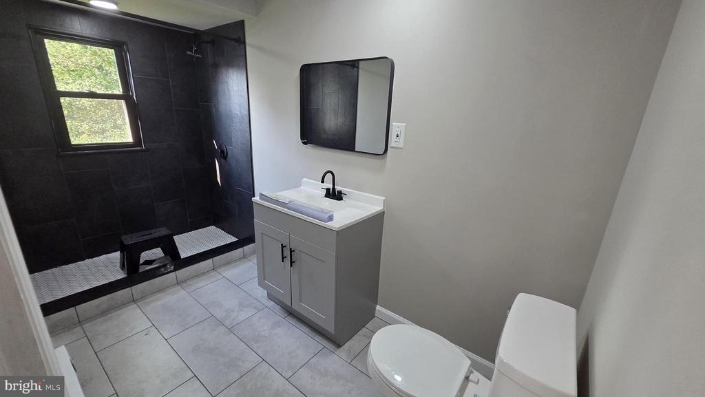 13 W Lake Avenue - Photo 5