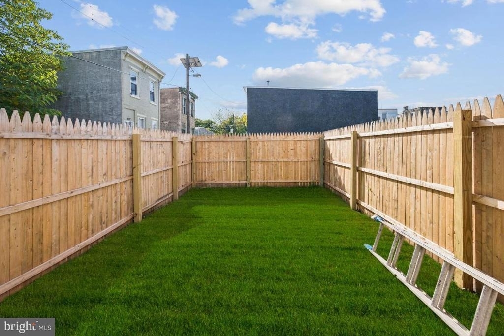 718 Spruce Street - Photo 16
