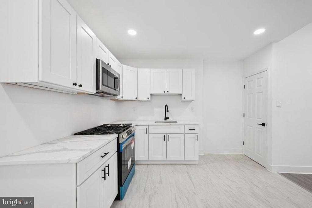 718 Spruce Street - Photo 6