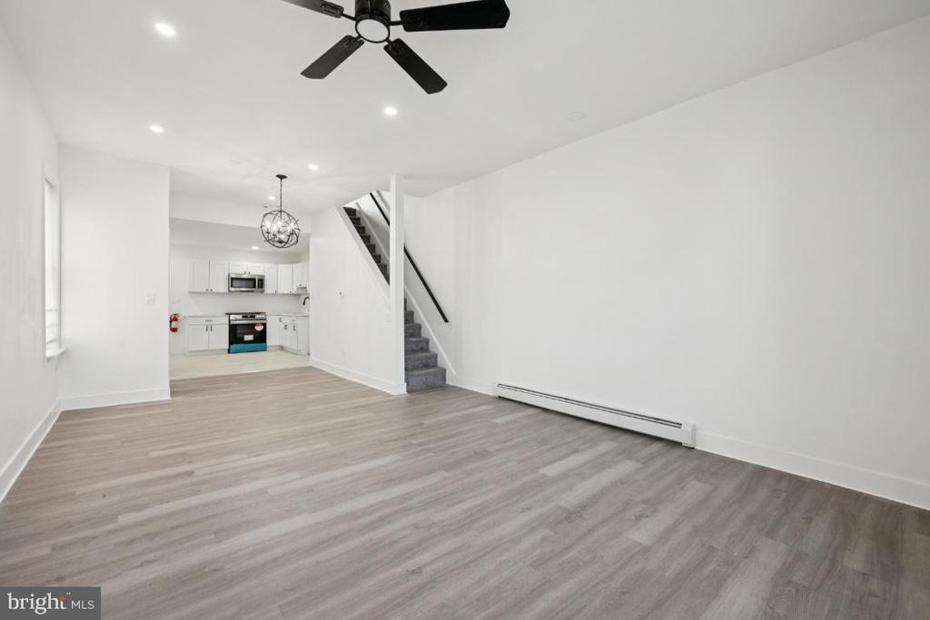 718 Spruce Street - Photo 2