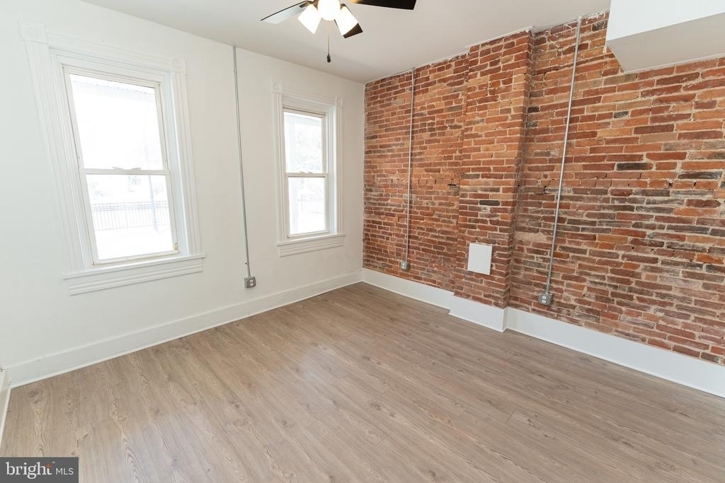 204 S Pennsylvania Avenue - Photo 8