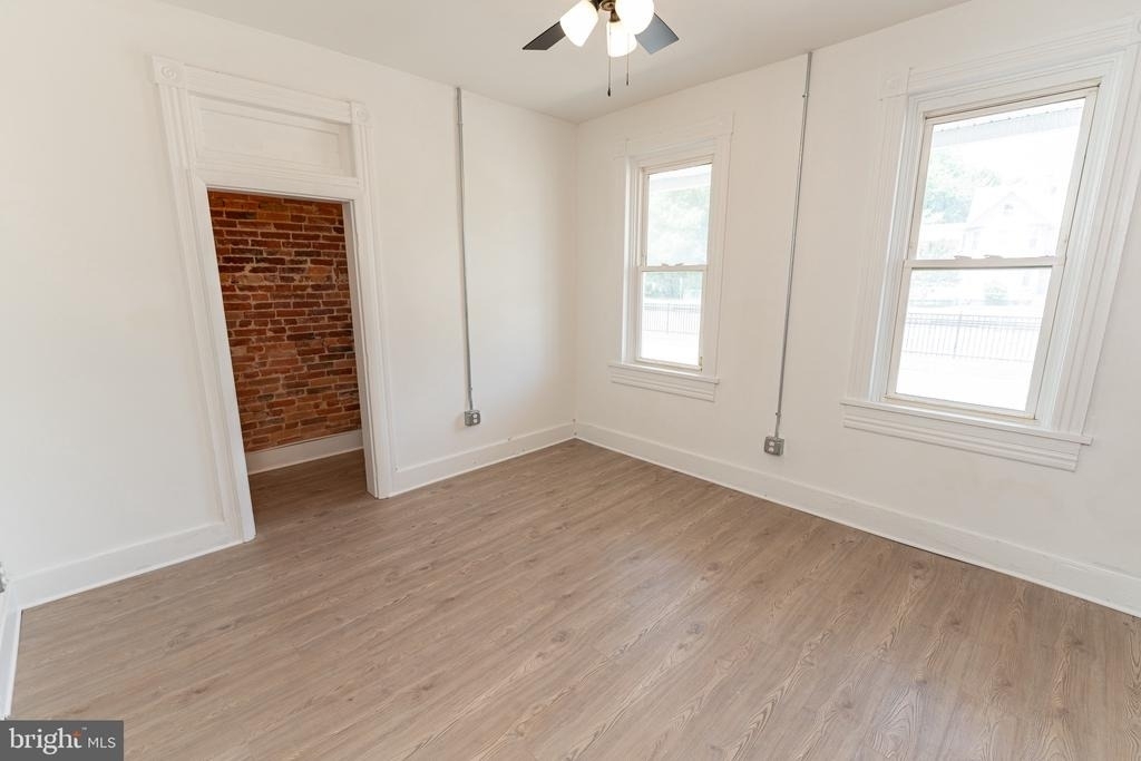 204 S Pennsylvania Avenue - Photo 9