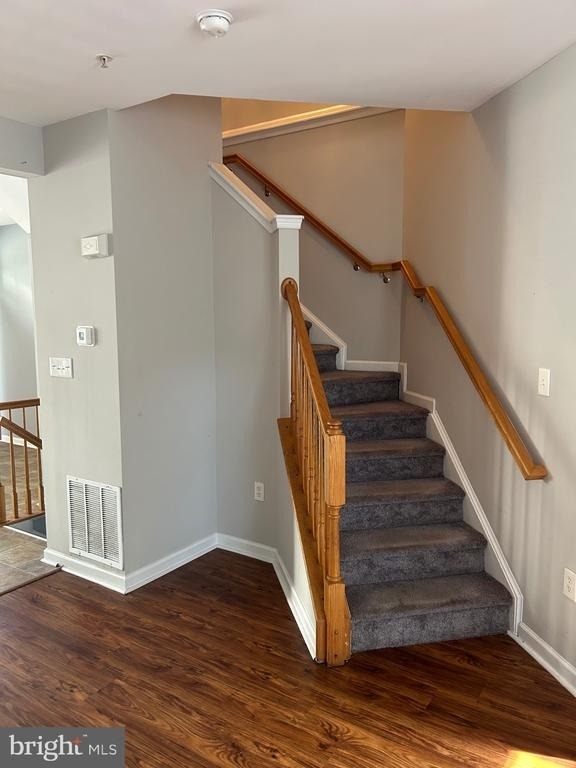 9602 Woodview Drive - Photo 3