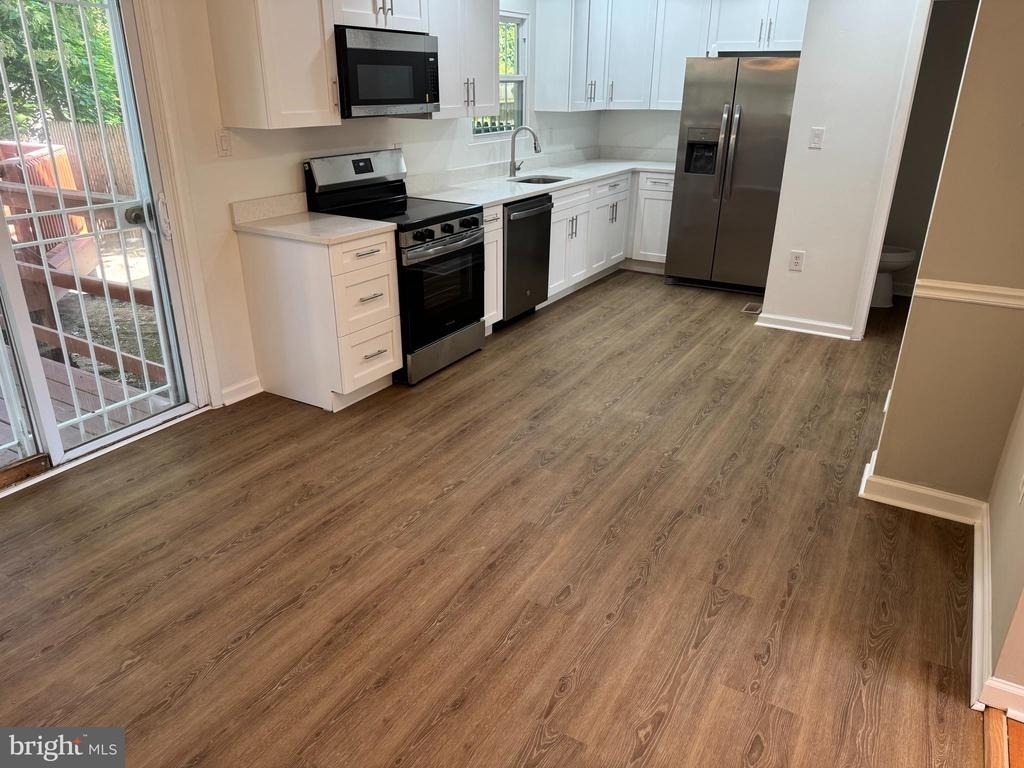 900 Nadine Court - Photo 2