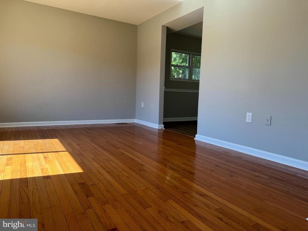 900 Nadine Court - Photo 7
